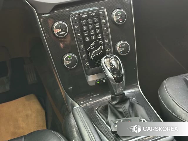 Volvo V40 2019 Синий из Китая, фото 2