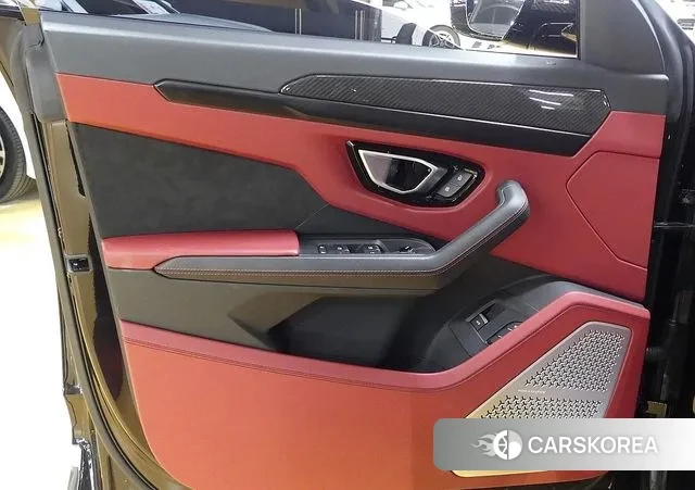 Lamborghini Urus 2022 Черный из Кореи, фото 2