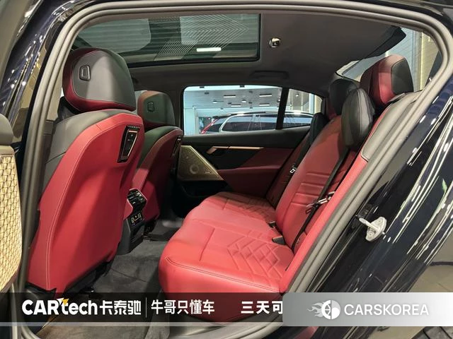 BMW 5 series 2025 Черный из Китая, фото 2