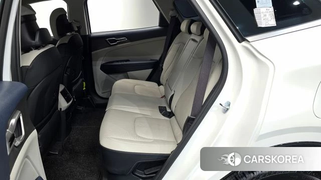Kia Sportage 5th Generation Hybrid 2024 Белый из Кореи, фото 2