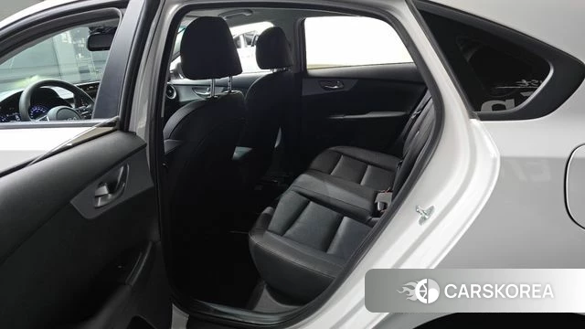 Kia The New K3 2nd generation 2022 Белый из Кореи, фото 2