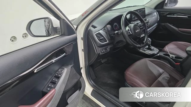 Kia Seltos 2022 Белый из Кореи, фото 2