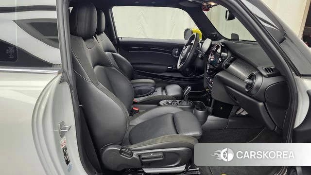 Mini Cooper Electric 2023 Серебряный из Кореи, фото 2