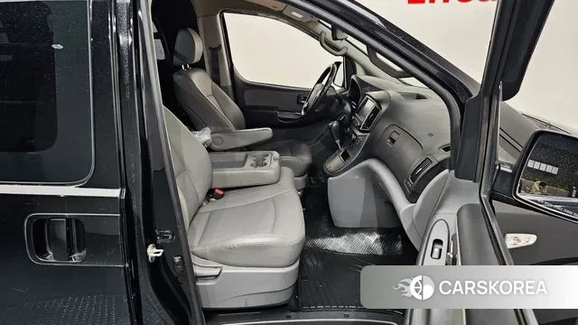 Hyundai The New Grand Starex 2018 Черный из Кореи, фото 2