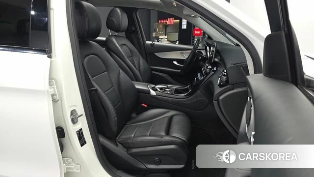 Mercedes-Benz GLC-Class X253 2018 Белый из Кореи, фото 2
