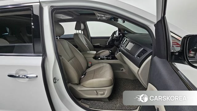 Kia The New Carnival 2018 Белый из Кореи, фото 2