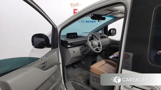 Hyundai Staria 2024 Белый из Кореи, фото 2