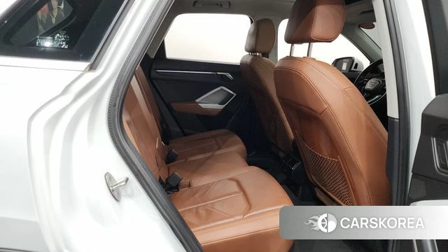 Audi Q3 (F3) 2023 Белый из Кореи, фото 2