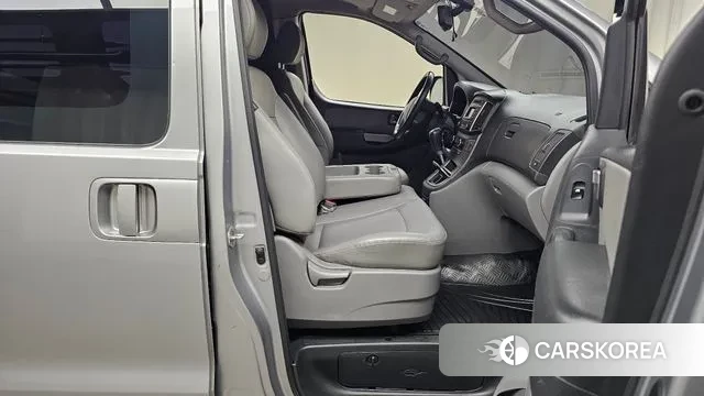 Hyundai The New Grand Starex 2019 Серебристо-серый из Кореи, фото 2