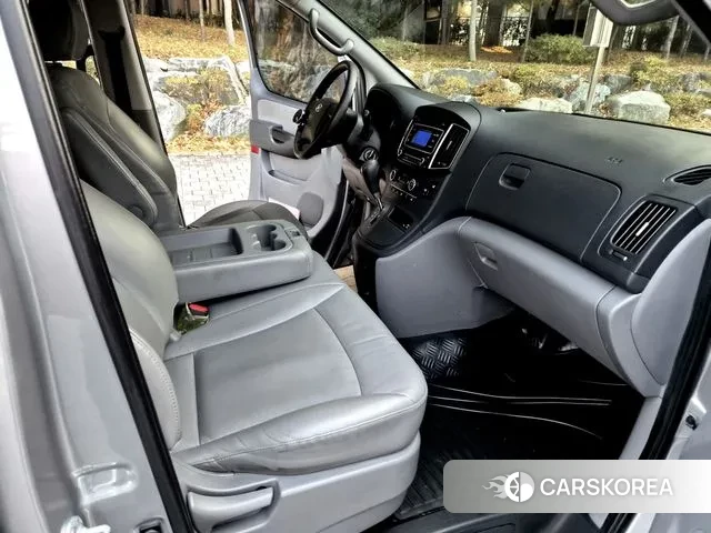 Hyundai The New Grand Starex 2020 Серебристо-серый из Кореи, фото 2