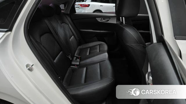 Kia The New K3 2nd generation 2021 Белый из Кореи, фото 2