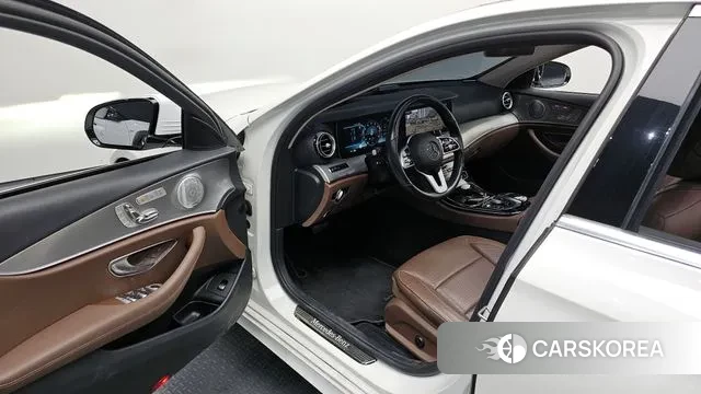 Mercedes-Benz E-Class W213 2020 Белый из Кореи, фото 2