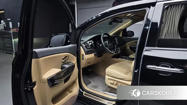 Kia The New Carnival 2018 Черный из Кореи, фото 2