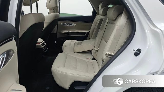 Genesis GV70 2023 Белый из Кореи, фото 2