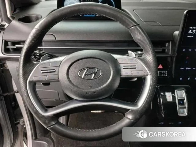 Hyundai Staria 2023 Серебристо-серый из Кореи, фото 2