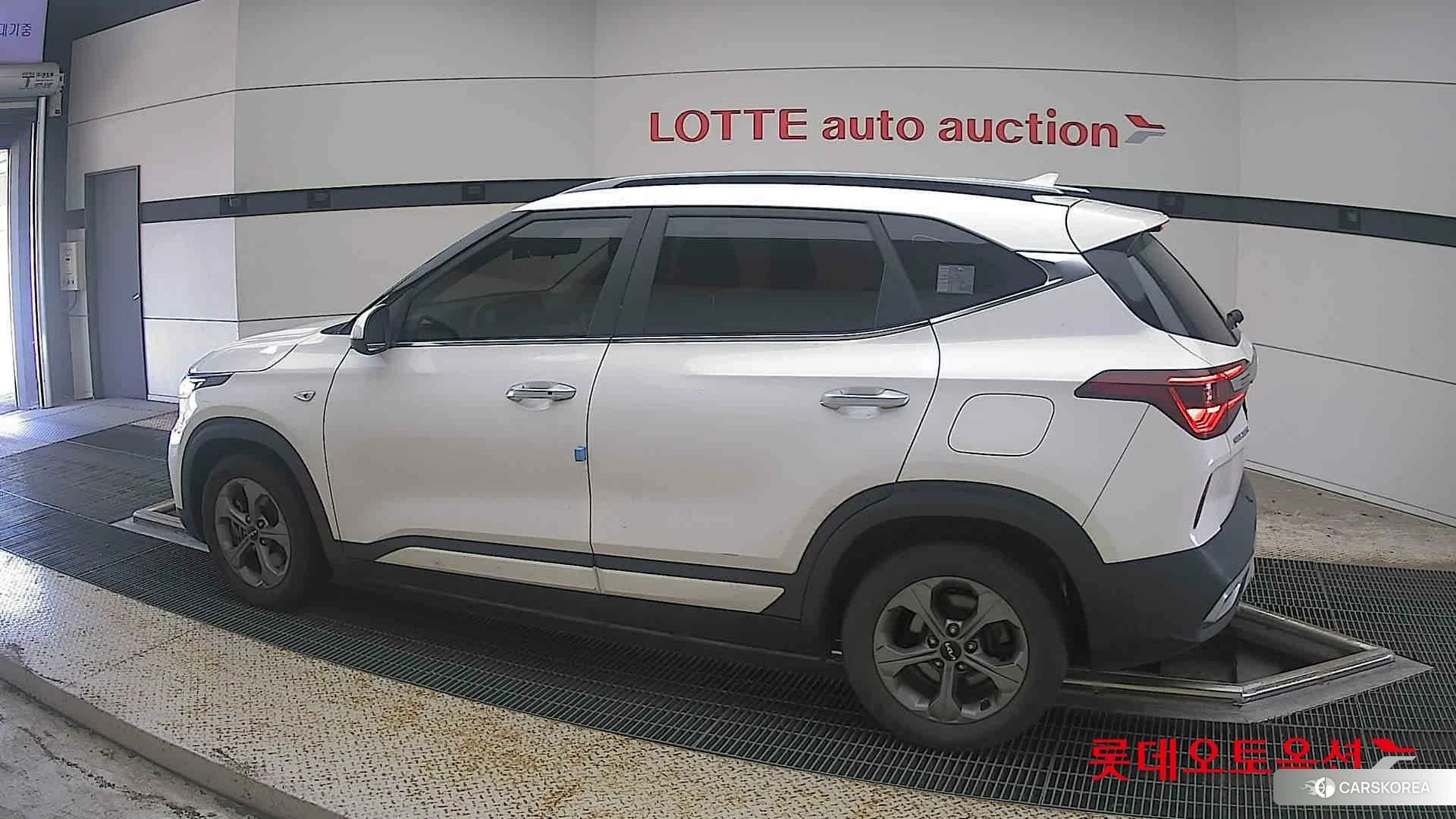 Kia Seltos 2023 Белый из Кореи, фото 2