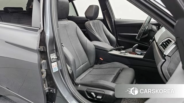 BMW 3 Series (F30) 2018 Серый из Кореи, фото 2