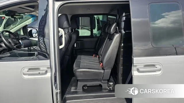 Hyundai Staria 2022 Серебряный из Кореи, фото 2