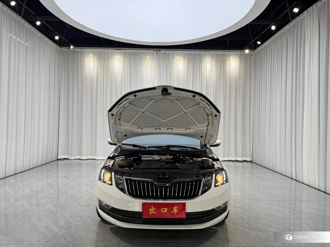 Skoda Octavia 2022 Белый из Китая, фото 2