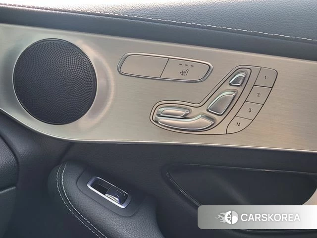 Mercedes-Benz GLC-Class X253 2020 Черный из Кореи, фото 2