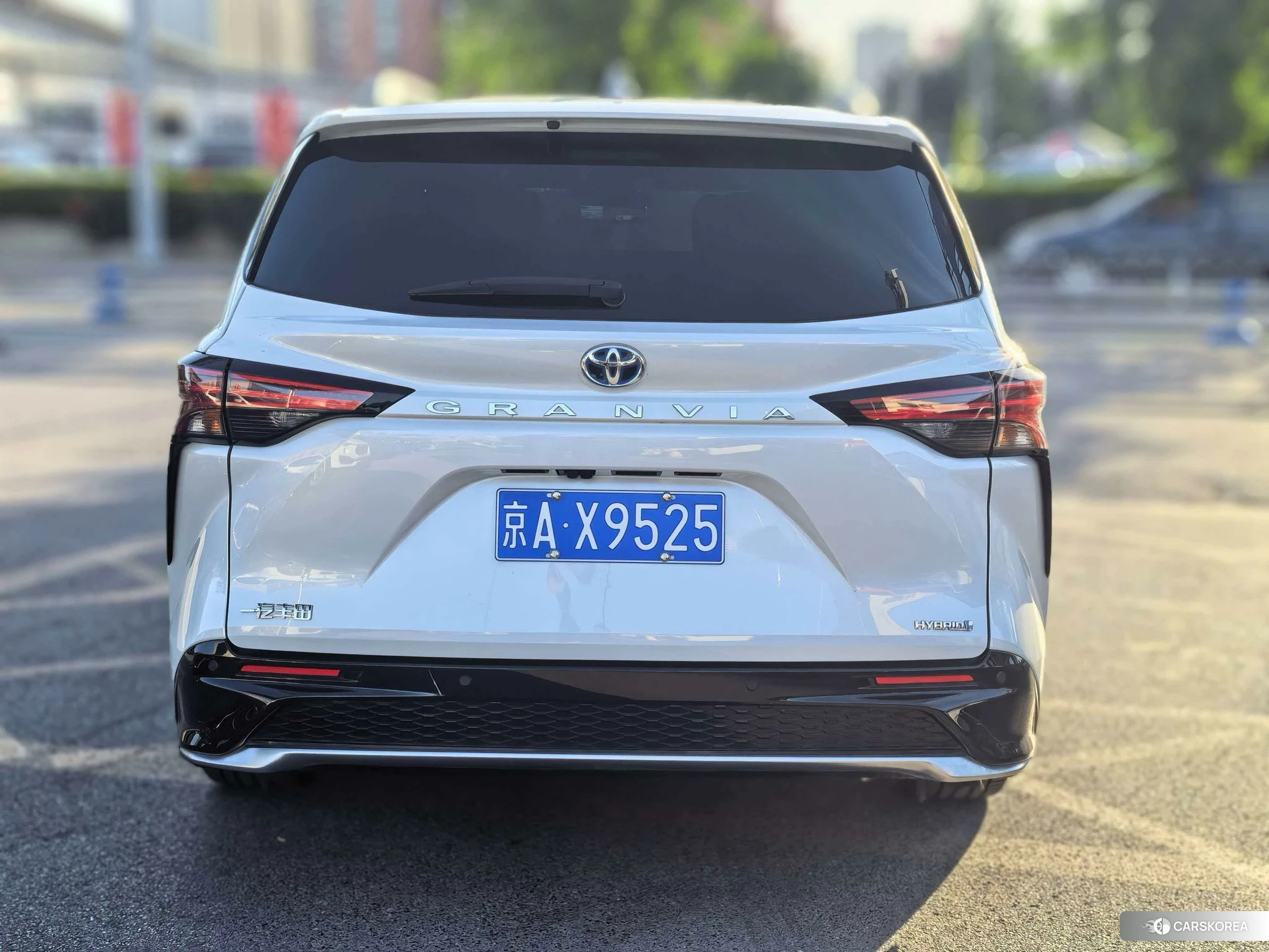Toyota Grevia 2023 Белый из Китая, фото 2