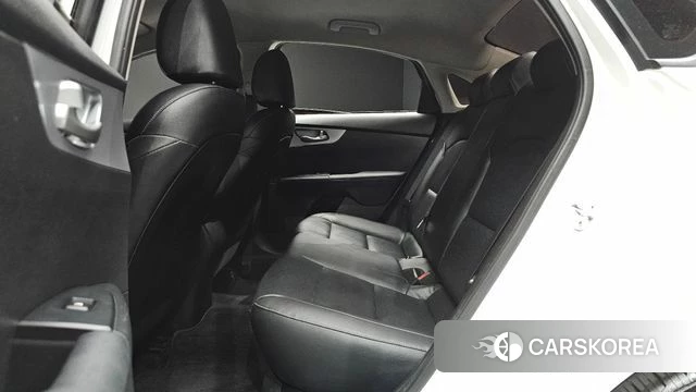 Kia The New K3 2nd generation 2021 Белый из Кореи, фото 2
