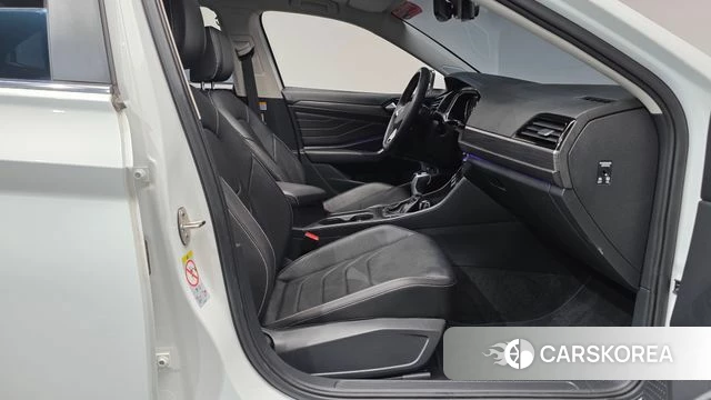 Volkswagen 7th Generation of Jetta 2022 Белый из Кореи, фото 2