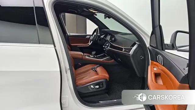 BMW X7 (G07) 2022 Белый из Кореи, фото 2