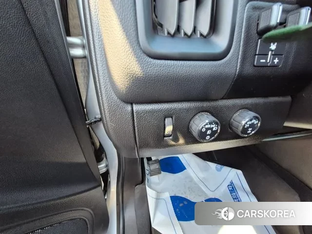 Chevrolet (GM Daewoo) Colorado 2020 Серебряный из Кореи, фото 2