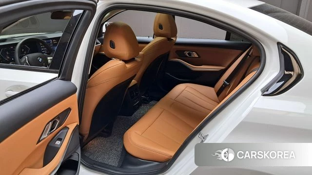 BMW 3 Series (G20) 2023 Белый из Кореи, фото 2