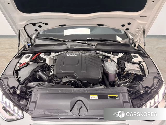 Audi A4L 2023 Белый из Китая, фото 2
