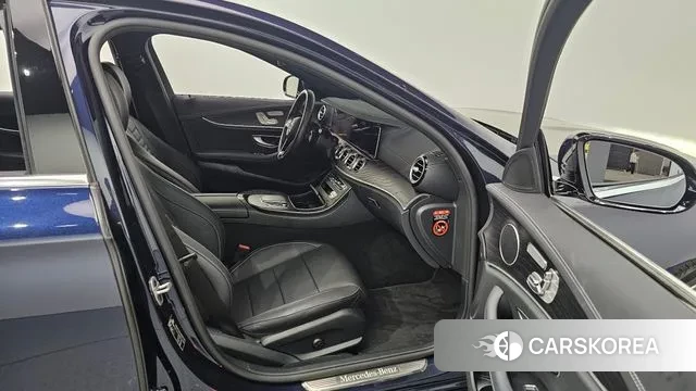 Mercedes-Benz E-Class W213 2022 Синий из Кореи, фото 2