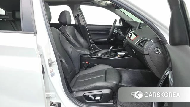 BMW 1 Series (F20) 2019 Белый из Кореи, фото 2