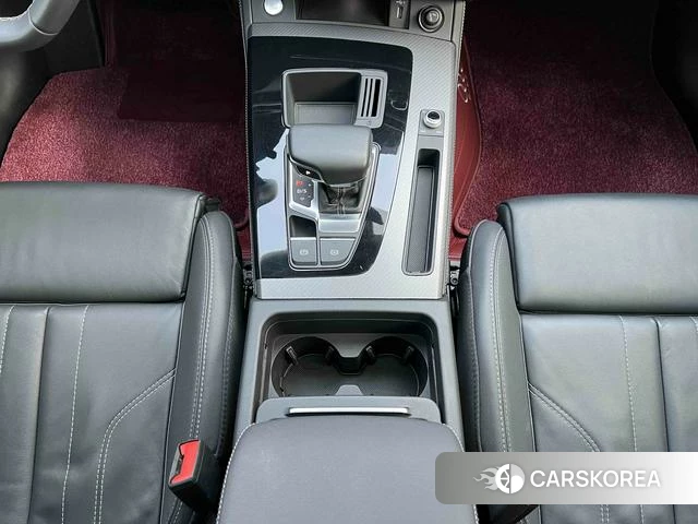 Audi Q5L 2022 Белый из Китая, фото 2