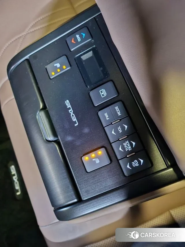 Lexus ES300h 7th generation 2023 Белый из Кореи, фото 2