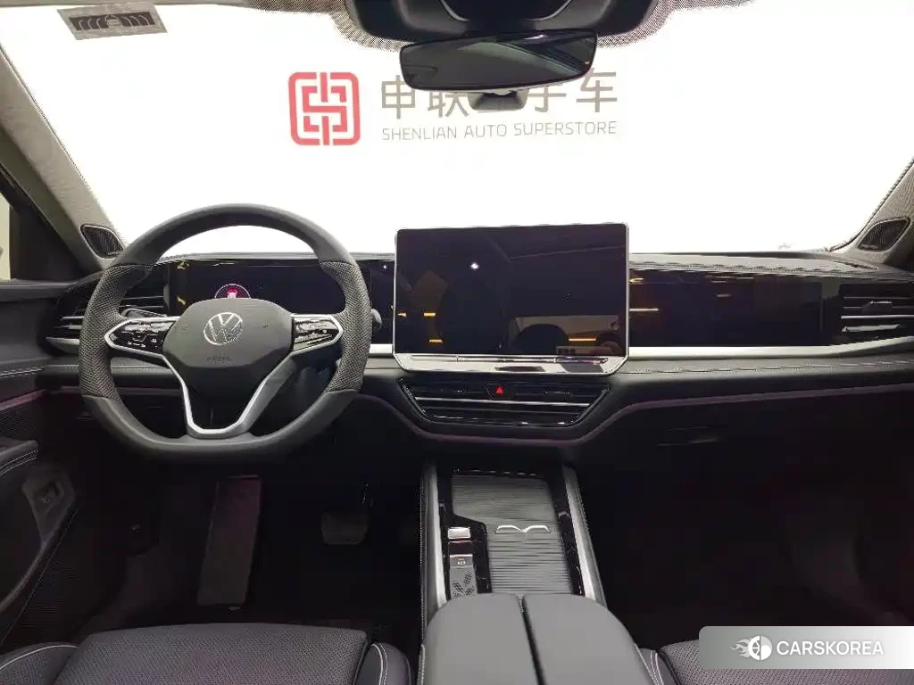 Volkswagen Passat 2024 Silver/gray из Китая, фото 2
