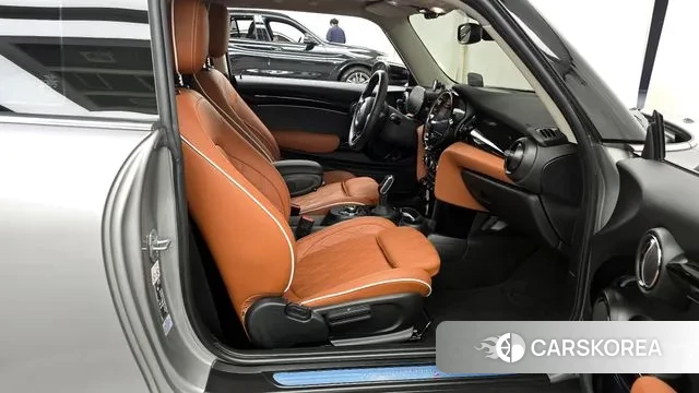 Mini Cooper S 2024 Серебряный двухцветный из Кореи, фото 2