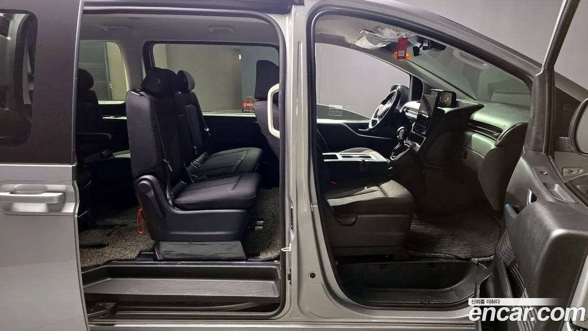 Hyundai Staria 2022 Серебряный из Кореи, фото 2