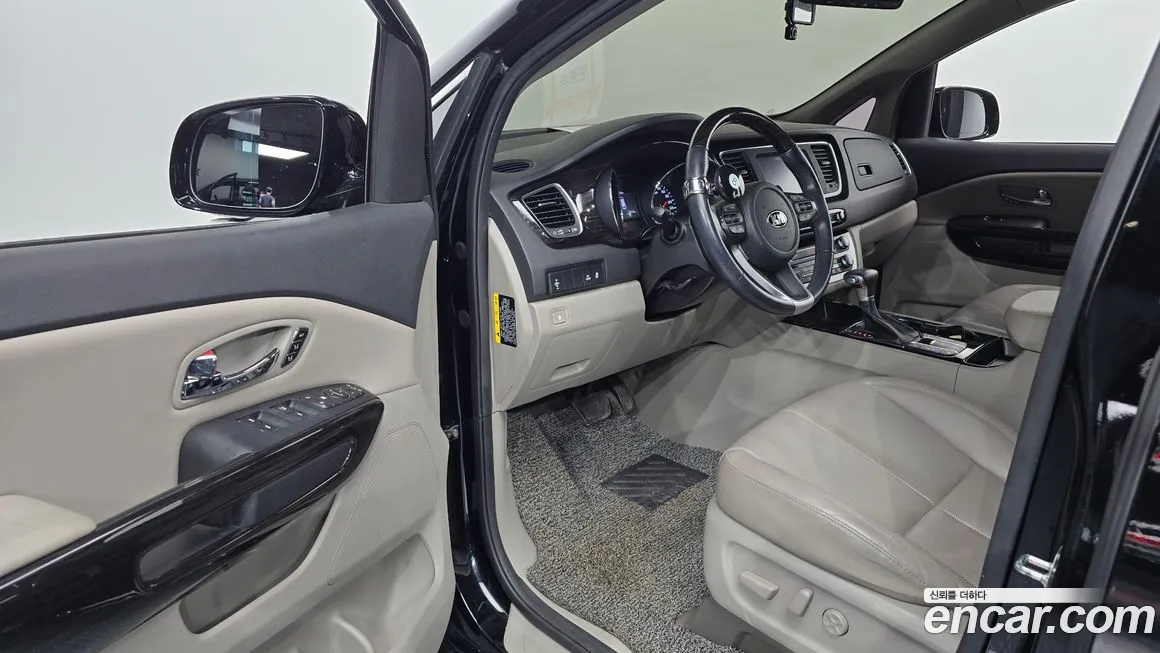 Kia The New Carnival 2019 Черный из Кореи, фото 2