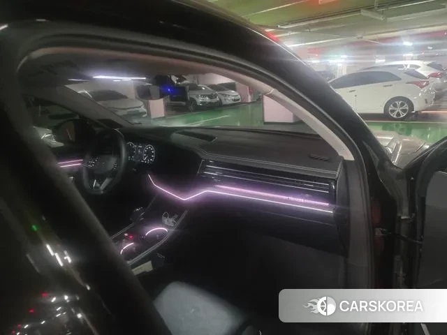 Volkswagen Touareg 3rd generation 2024 Коричневый из Кореи, фото 2