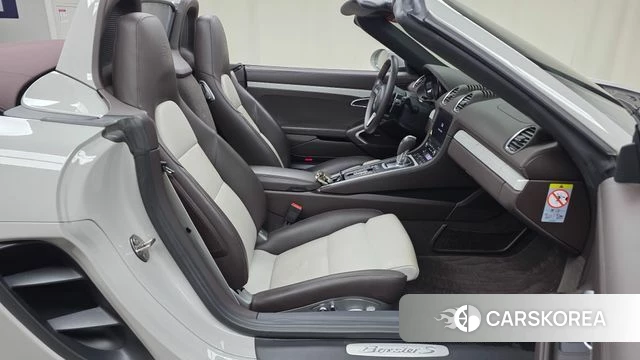 Porsche 718 Boxster 2020 Серебристо-серый из Кореи, фото 2