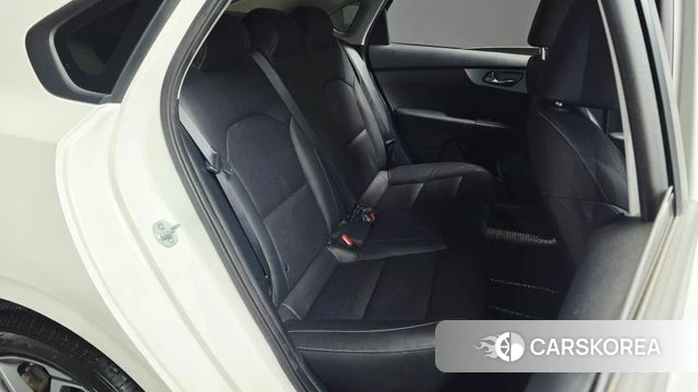 Kia The New K3 2nd generation 2021 Белый из Кореи, фото 2