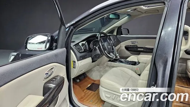 Kia The New Carnival 2018 Черный из Кореи, фото 2