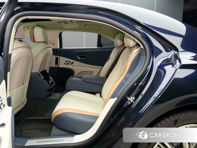Bentley Flying Spur PHEV 2023 Черный из Китая, фото 2