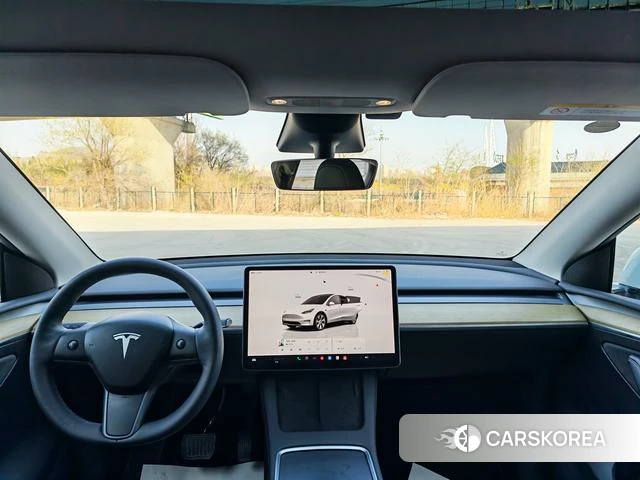 Tesla Model Y 2023 Белый из Китая, фото 2