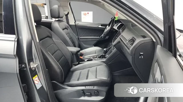 Volkswagen Tiguan second Generation 2020 Серый из Кореи, фото 2