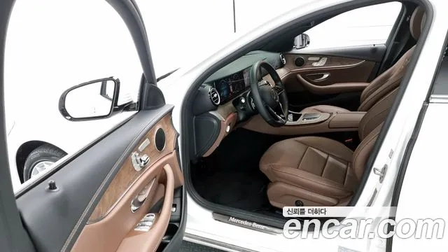 Mercedes-Benz E-Class W213 2022 Белый из Кореи, фото 2