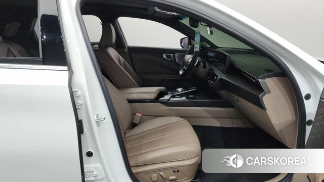 Kia K8 2023 Белый из Кореи, фото 2