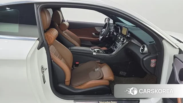 Mercedes-Benz C-Class W205 2018 Белый из Кореи, фото 2