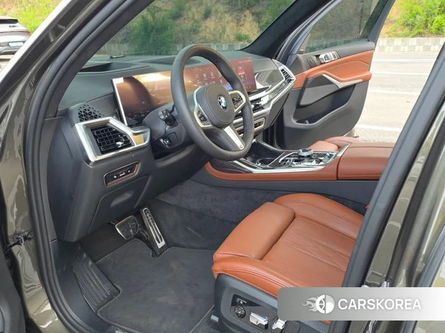 BMW X7 (G07) 2025 Цвет тростника из Кореи, фото 2